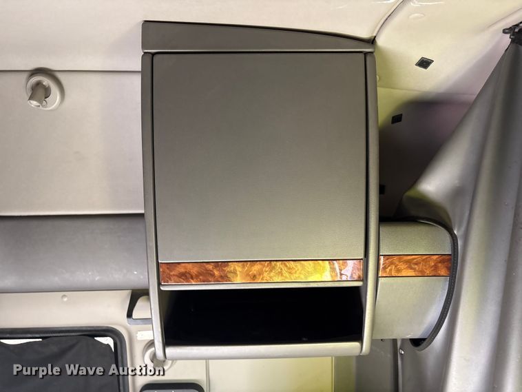 image for item YA1177 2019 International LT625 semi truck