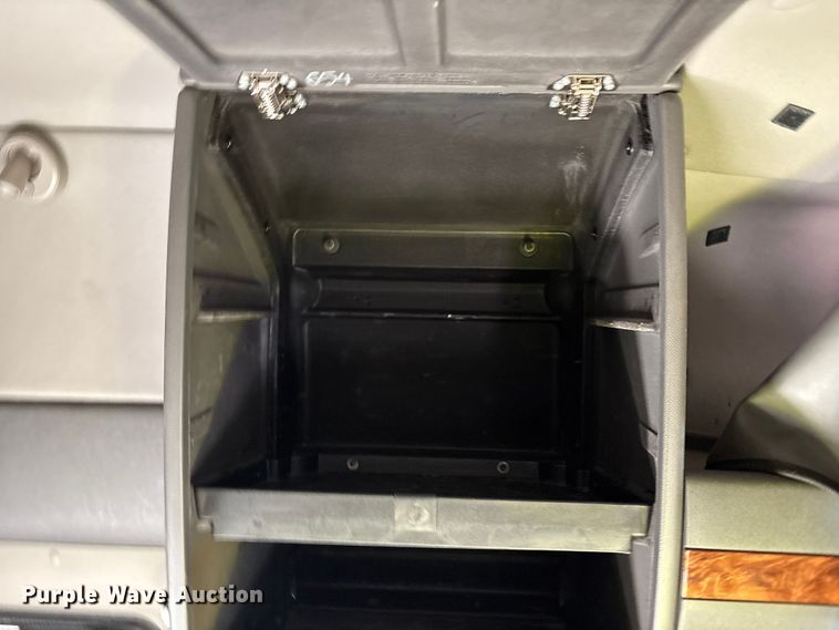 image for item YA1177 2019 International LT625 semi truck