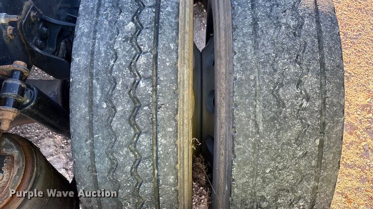 image for item YA1177 2019 International LT625 semi truck