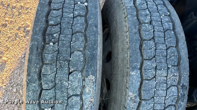 image for item YA1177 2019 International LT625 semi truck