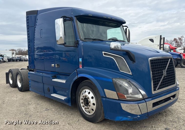 image for item YA1243 2017 Volvo VN semi truck