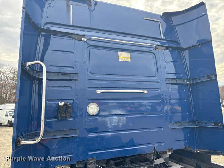 image for item YA1243 2017 Volvo VN semi truck