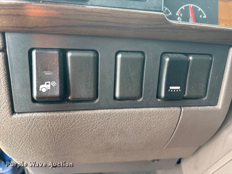 image for item YA1243 2017 Volvo VN semi truck