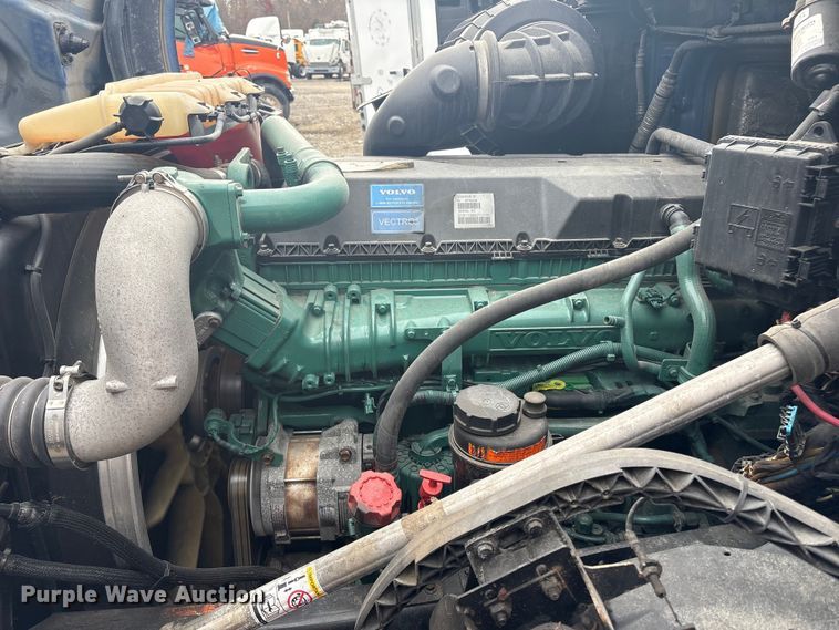 image for item YA1243 2017 Volvo VN semi truck