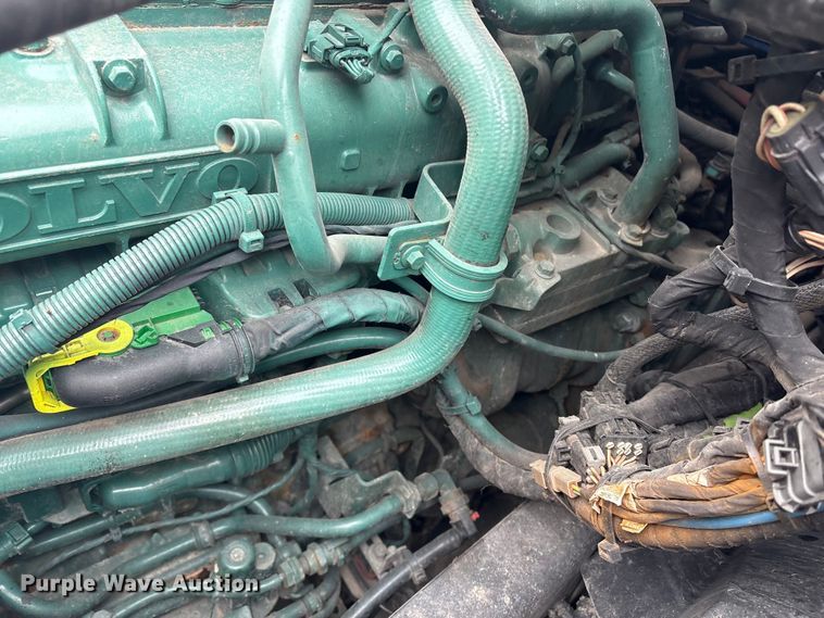 image for item YA1243 2017 Volvo VN semi truck