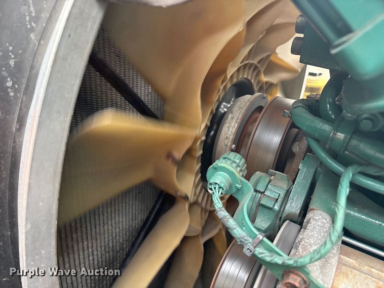 image for item YA1243 2017 Volvo VN semi truck