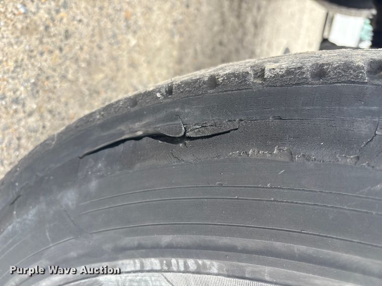 image for item YA1243 2017 Volvo VN semi truck