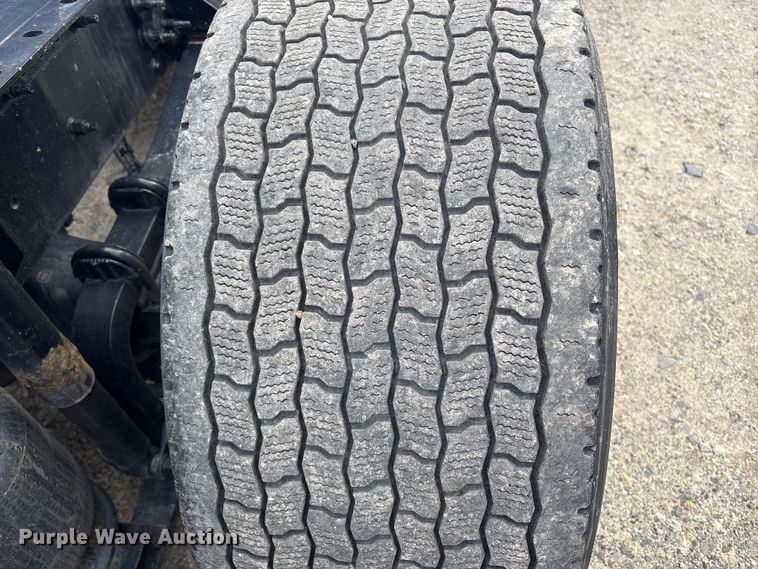 image for item YA1243 2017 Volvo VN semi truck