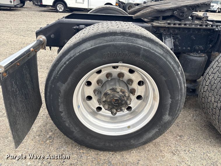 image for item YA1243 2017 Volvo VN semi truck