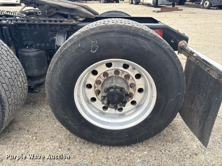 image for item YA1243 2017 Volvo VN semi truck