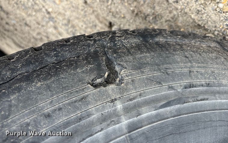 image for item YA1243 2017 Volvo VN semi truck