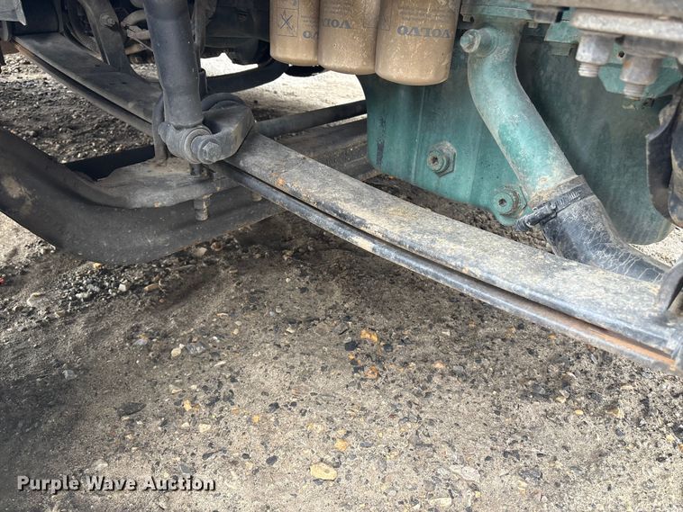 image for item YA1243 2017 Volvo VN semi truck