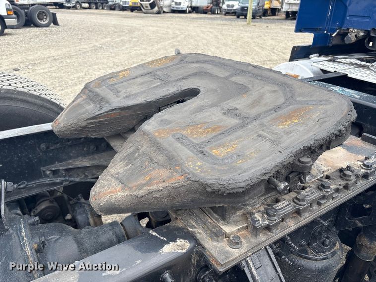 image for item YA1243 2017 Volvo VN semi truck