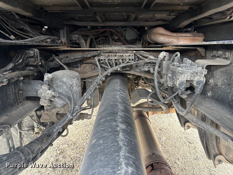 image for item YA1243 2017 Volvo VN semi truck