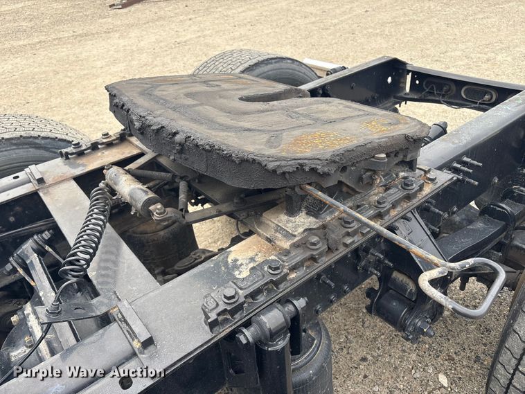 image for item YA1243 2017 Volvo VN semi truck