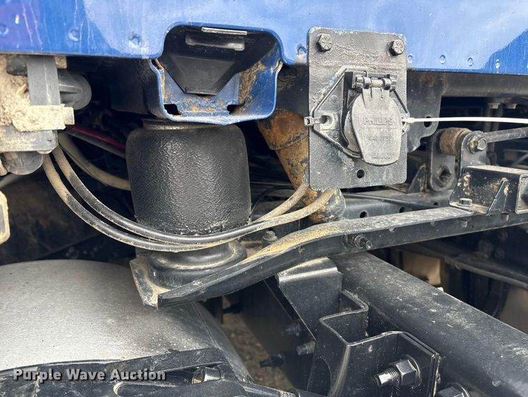 image for item YA1243 2017 Volvo VN semi truck