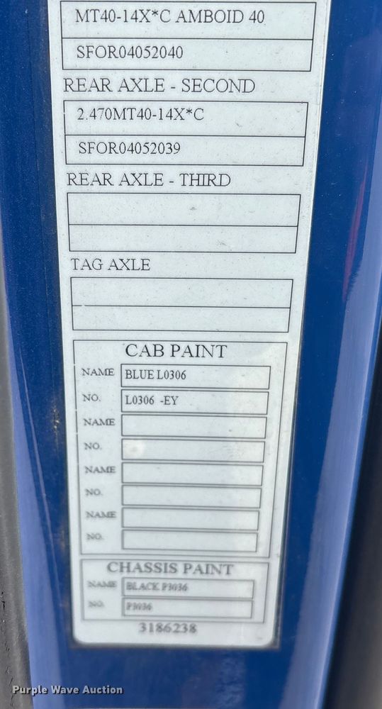 image for item YA1243 2017 Volvo VN semi truck