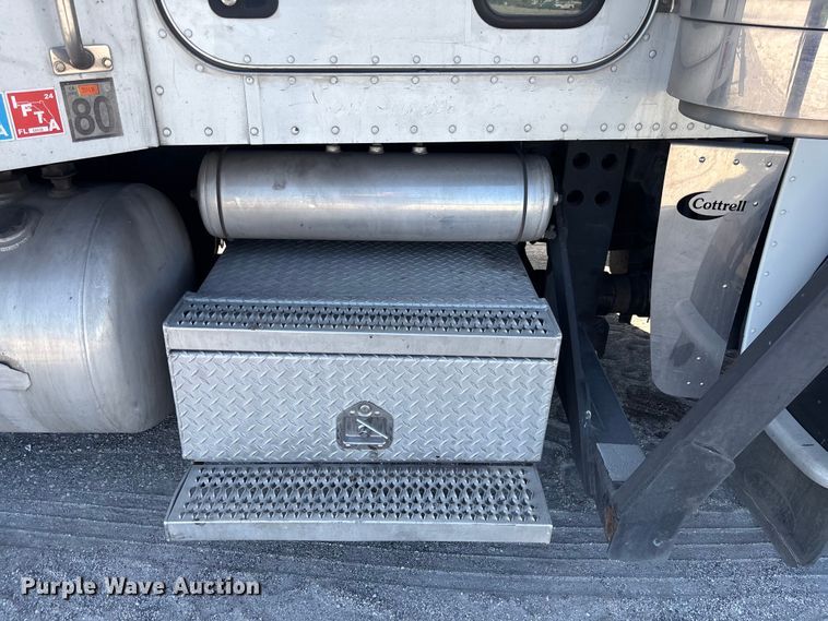 image for item YA1261 2014 Peterbilt 388 car carrier truck with car carrier trailer