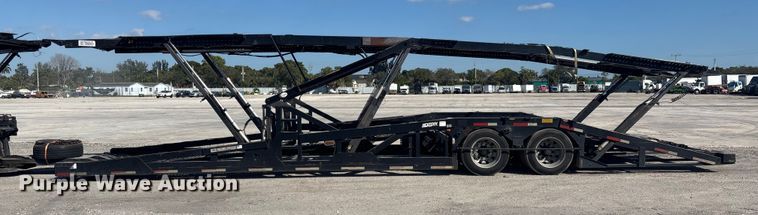 image for item YA1261 2014 Peterbilt 388 car carrier truck with car carrier trailer