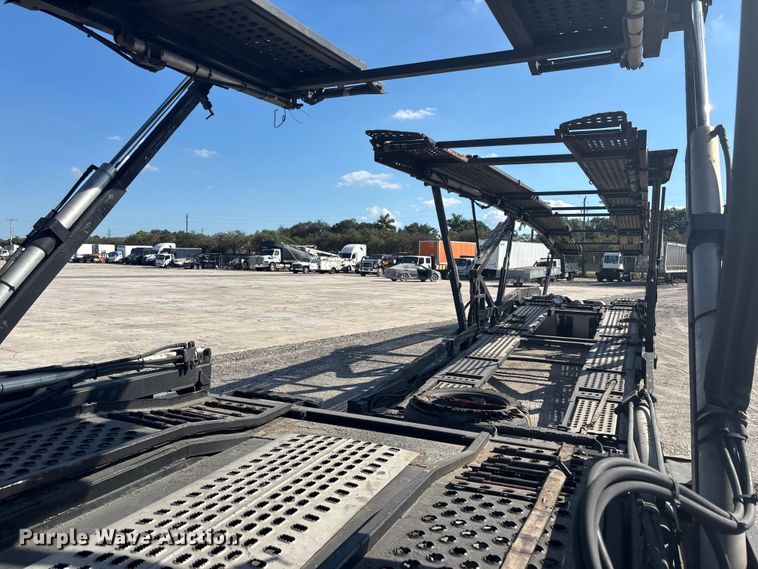 image for item YA1261 2014 Peterbilt 388 car carrier truck with car carrier trailer