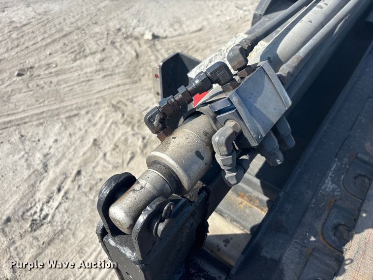 image for item YA1261 2014 Peterbilt 388 car carrier truck with car carrier trailer