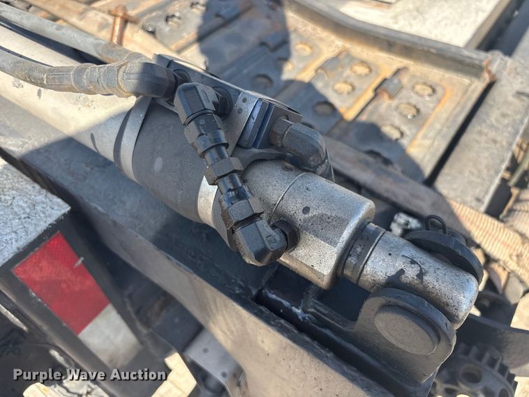 image for item YA1261 2014 Peterbilt 388 car carrier truck with car carrier trailer