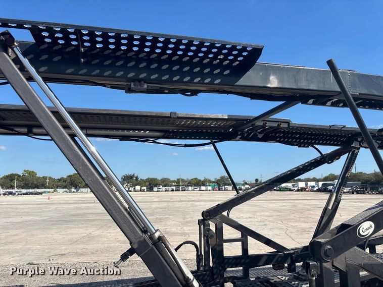 image for item YA1261 2014 Peterbilt 388 car carrier truck with car carrier trailer