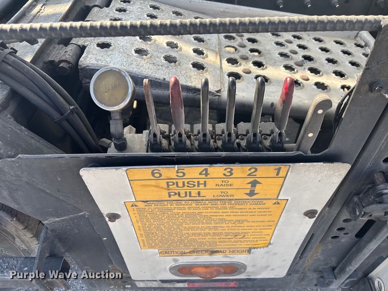 image for item YA1261 2014 Peterbilt 388 car carrier truck with car carrier trailer