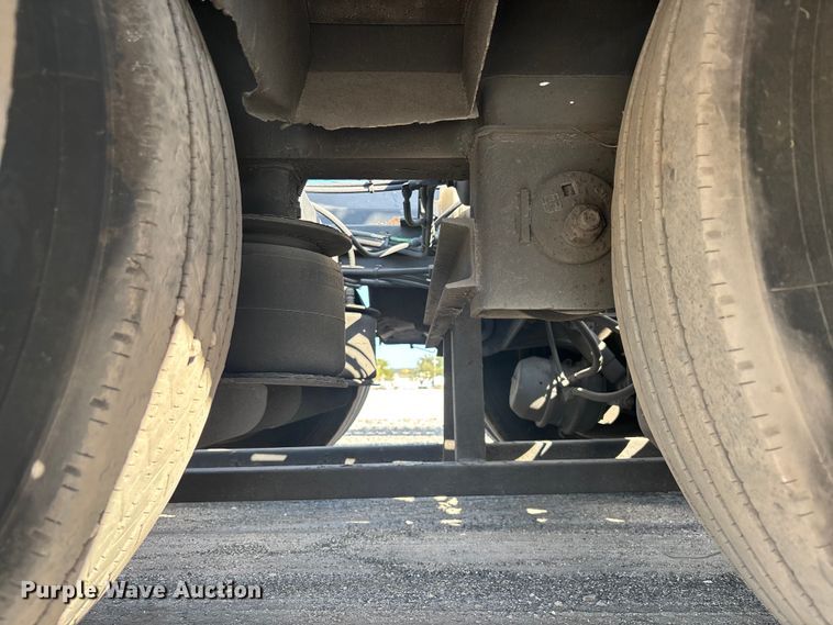 image for item YA1261 2014 Peterbilt 388 car carrier truck with car carrier trailer