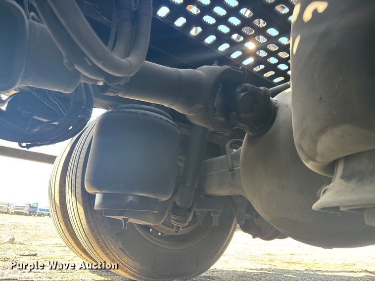 image for item YA1261 2014 Peterbilt 388 car carrier truck with car carrier trailer