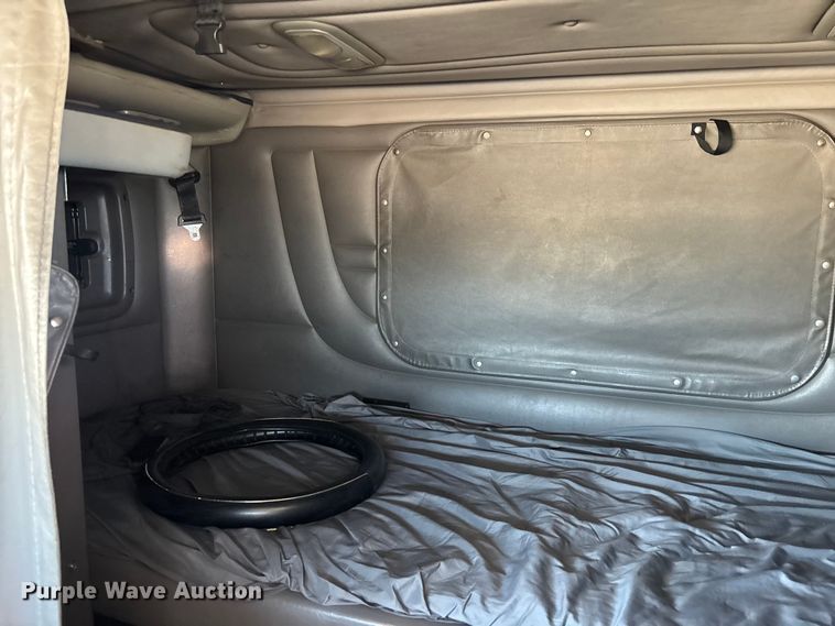 image for item YA1261 2014 Peterbilt 388 car carrier truck with car carrier trailer