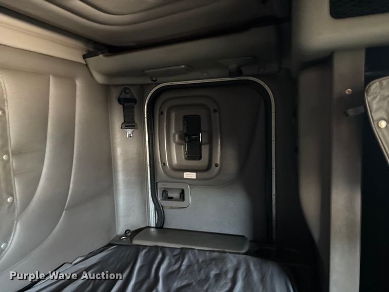 image for item YA1261 2014 Peterbilt 388 car carrier truck with car carrier trailer