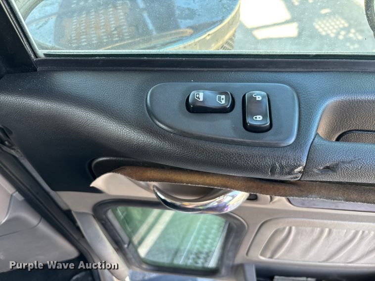 image for item YA1261 2014 Peterbilt 388 car carrier truck with car carrier trailer