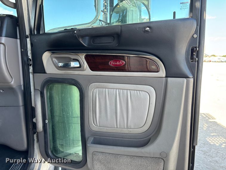 image for item YA1261 2014 Peterbilt 388 car carrier truck with car carrier trailer