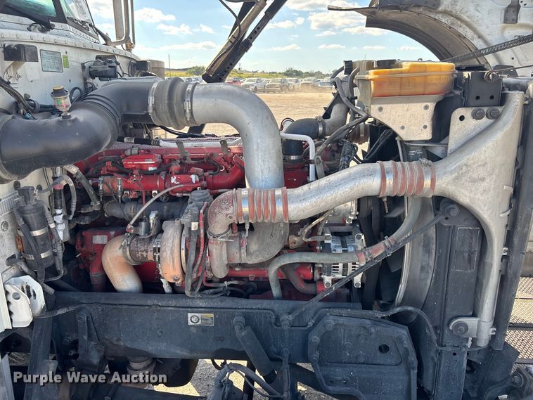 image for item YA1261 2014 Peterbilt 388 car carrier truck with car carrier trailer