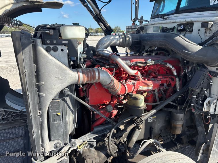 image for item YA1261 2014 Peterbilt 388 car carrier truck with car carrier trailer