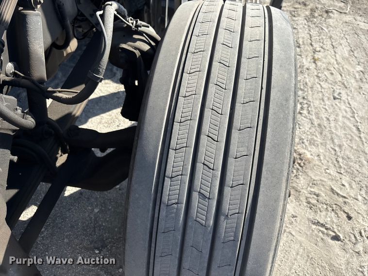 image for item YA1261 2014 Peterbilt 388 car carrier truck with car carrier trailer