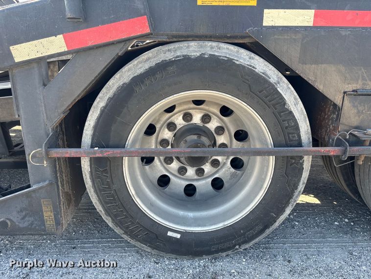 image for item YA1261 2014 Peterbilt 388 car carrier truck with car carrier trailer