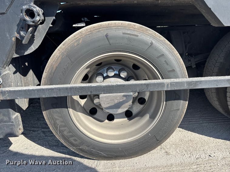 image for item YA1261 2014 Peterbilt 388 car carrier truck with car carrier trailer