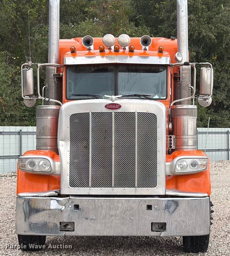 CAMIóN CAMAROTE 2023 PETERBILT