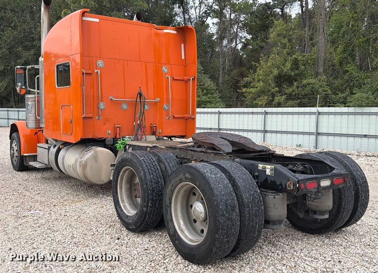 image for item YA1270 2023 Peterbilt  389 semi truck