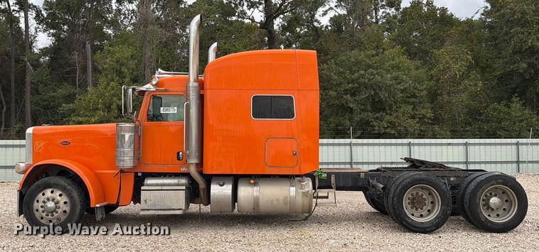 image for item YA1270 2023 Peterbilt  389 semi truck