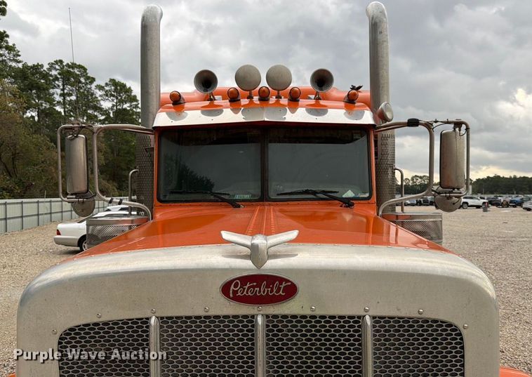 image for item YA1270 2023 Peterbilt  389 semi truck