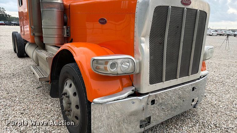 image for item YA1270 2023 Peterbilt  389 semi truck