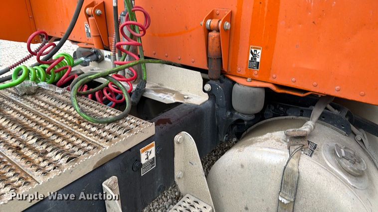 image for item YA1270 2023 Peterbilt  389 semi truck