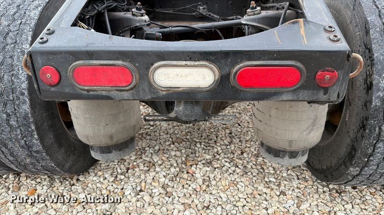 image for item YA1270 2023 Peterbilt  389 semi truck