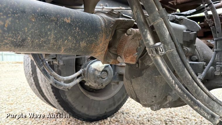 image for item YA1270 2023 Peterbilt  389 semi truck