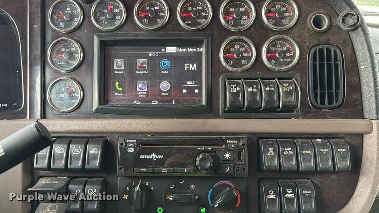 image for item YA1270 2023 Peterbilt  389 semi truck