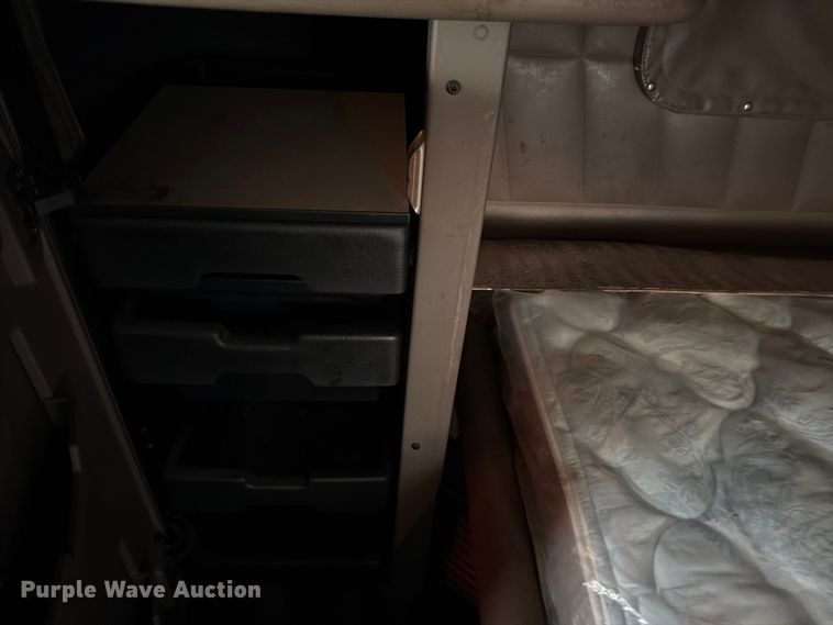 image for item YA1270 2023 Peterbilt  389 semi truck