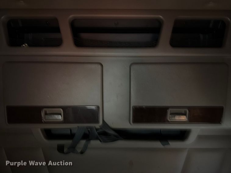 image for item YA1270 2023 Peterbilt  389 semi truck